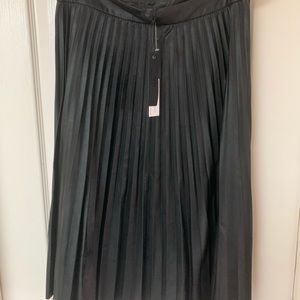Black Faux leather pleated skirt. 500 Maison Cinqcent full pleated skirt.